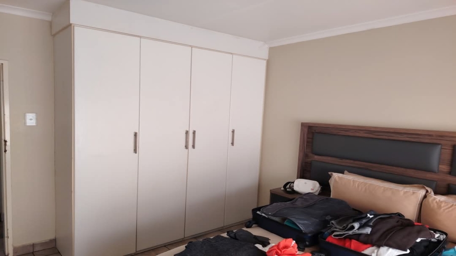 2 Bedroom Property for Sale in Vaalpark Free State